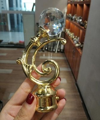 الجملة الكريستال الذهب الستار القطب المعادن تيجان اكسسوارات قضيب الستارة لقضبان الستارة