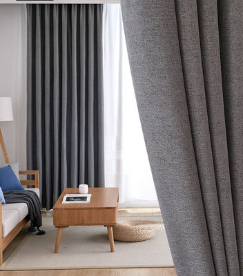 ستائر معتمة من الكتان المخملي باللون الرمادي الفاتح بطبقة مزدوجة بتصميم عصري بسيط