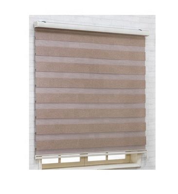 الألومنيوم Slat 610gsm فندق نوع الستائر 60mm المضادة للأشعة فوق البنفسجية بولي كلوريد الفينيل مادة البوليستر