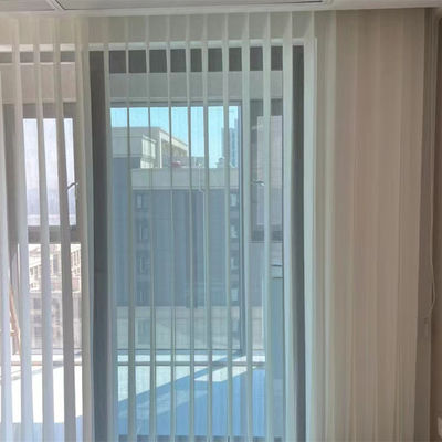 ستائر عمودية مرنة قابلة للتعديل تنقل الضوء للفنادق