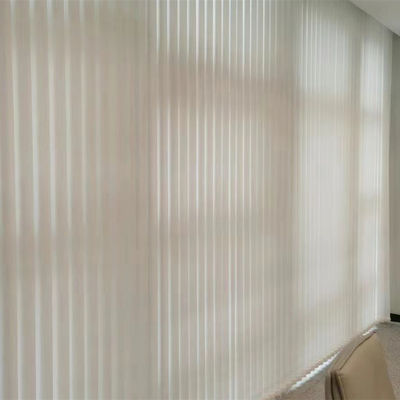 ستائر عمودية مرنة قابلة للتعديل تنقل الضوء للفنادق