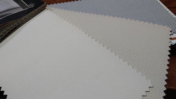 2.5m عرض نافذة الأسطوانة الستائر المتوسطة الوزن نمط أفقي